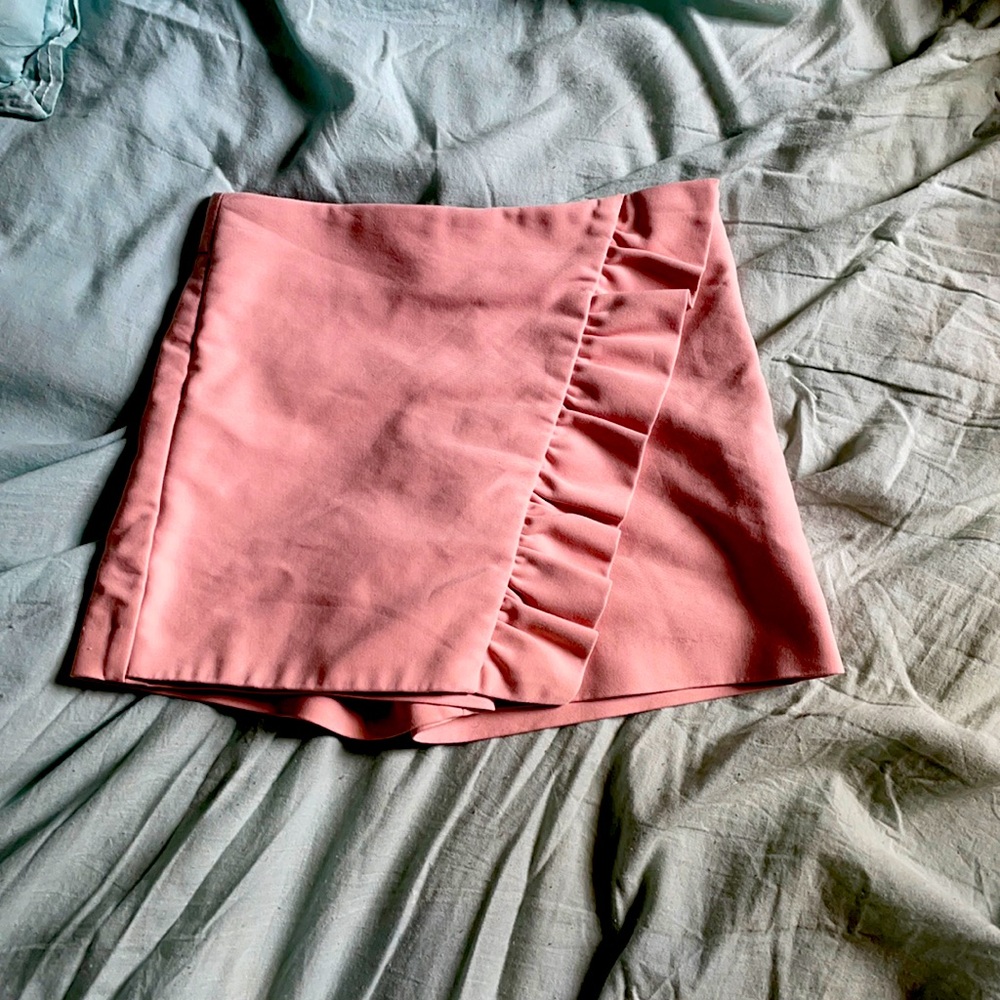 I am selling this super cute pink skort!